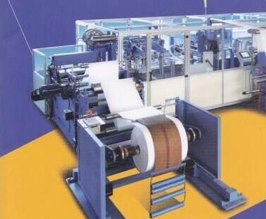 高效水泥袋生產線新突破 HRK-600PP方底閥口袋制袋機的研發與應用